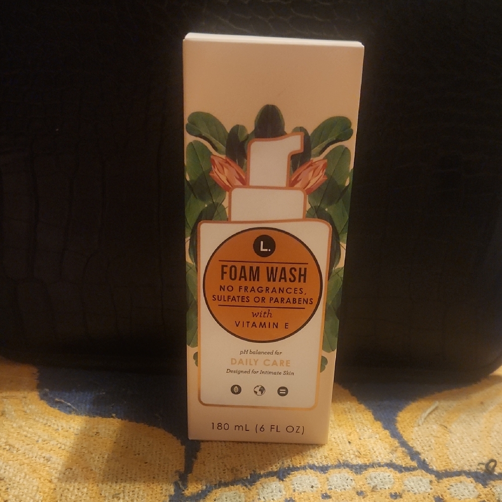 L. Foam Wash with Vitamin E - NEW Fragrance Free Period Care - 6 FL OZ.